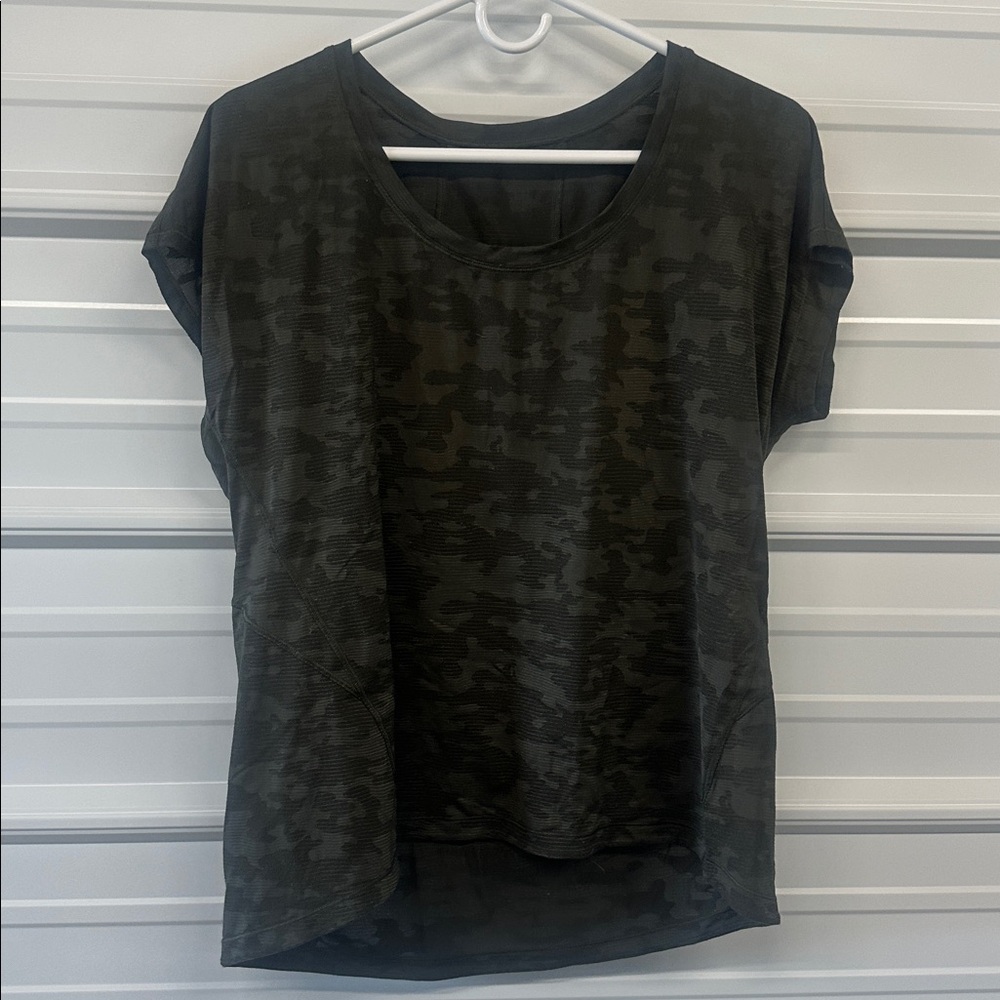 Lululemon Loose Fit T-Shirt - Green Camo - 8